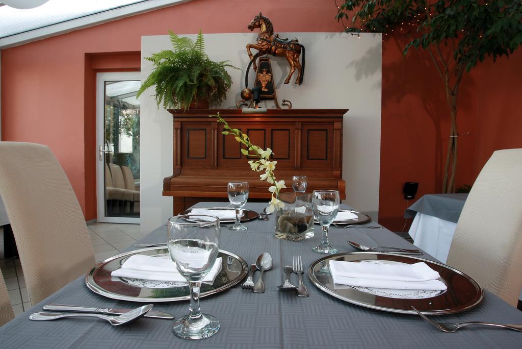 Nebozizek Hotel A Restaurant Prague Exterior photo