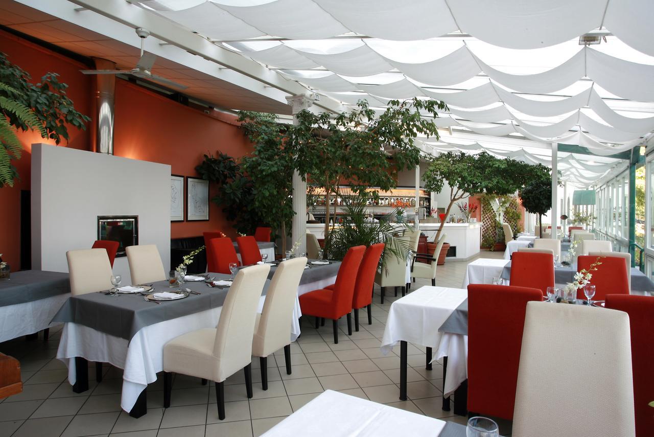 Nebozizek Hotel A Restaurant Prague Exterior photo