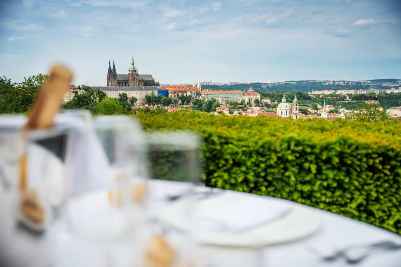 Nebozizek Hotel A Restaurant Prague Exterior photo